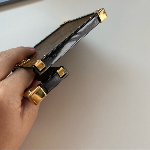 Louis Vuitton iPhone 7 Plus Cover - Picture 10 of 10